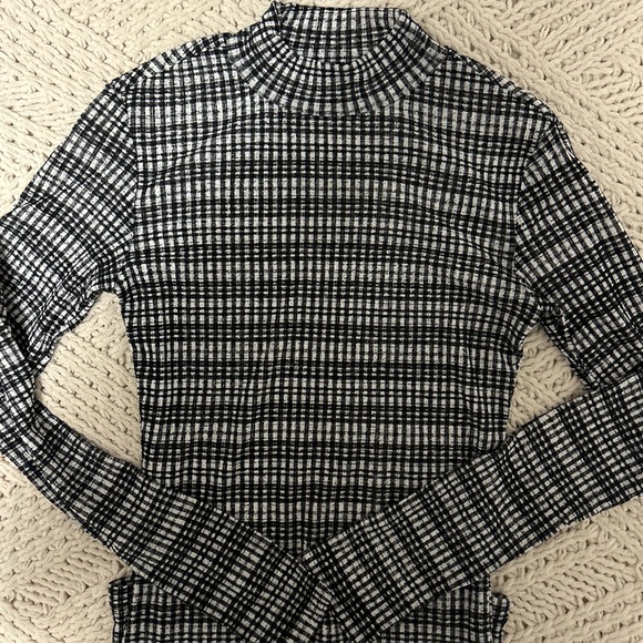 Dynamite mock neck top - Picture 1 of 2